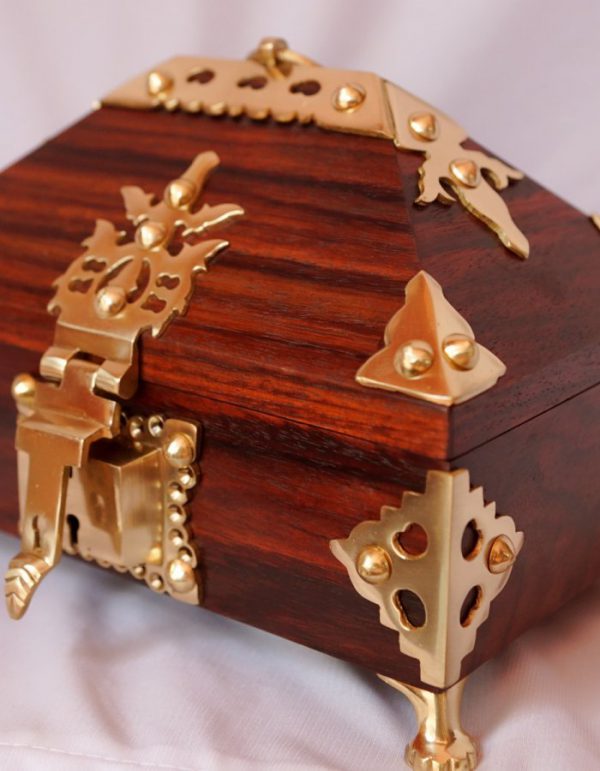 Traditional ''Nettoor Petti'' Jewel Box - 10-in X 6-in X 6-in - Image 2